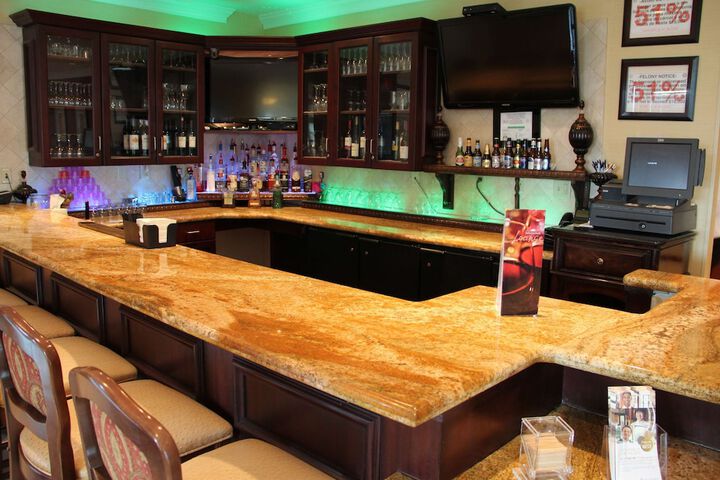 Lounge 51 of 59