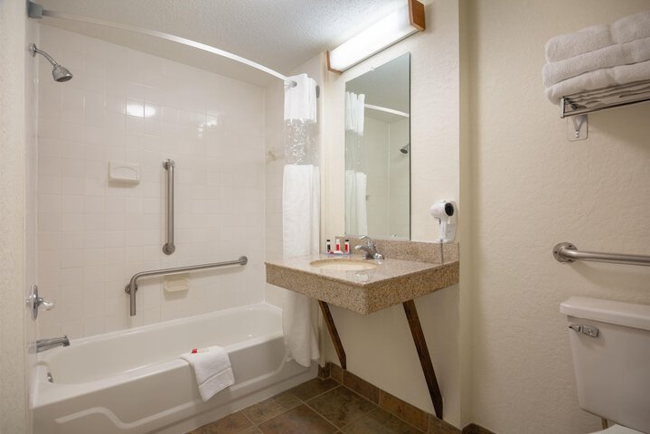 Travelodge by Wyndham Outer Banks / Kill Devil Hills