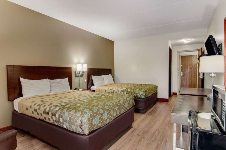 Econo Lodge Cadillac