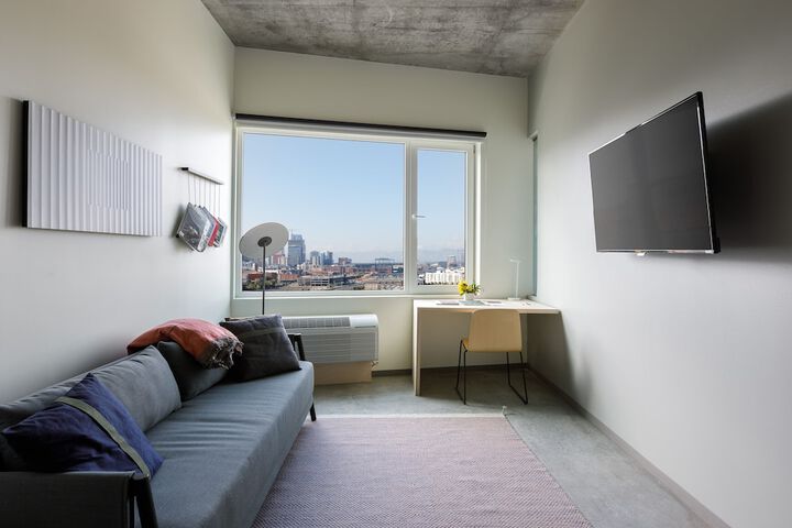 Room 28 of 72