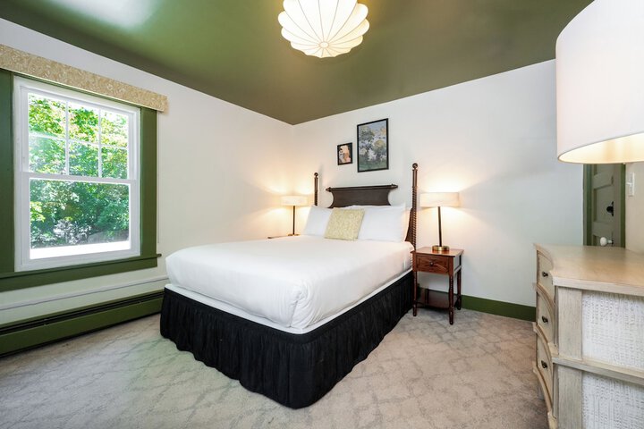 Room 16 of 155
