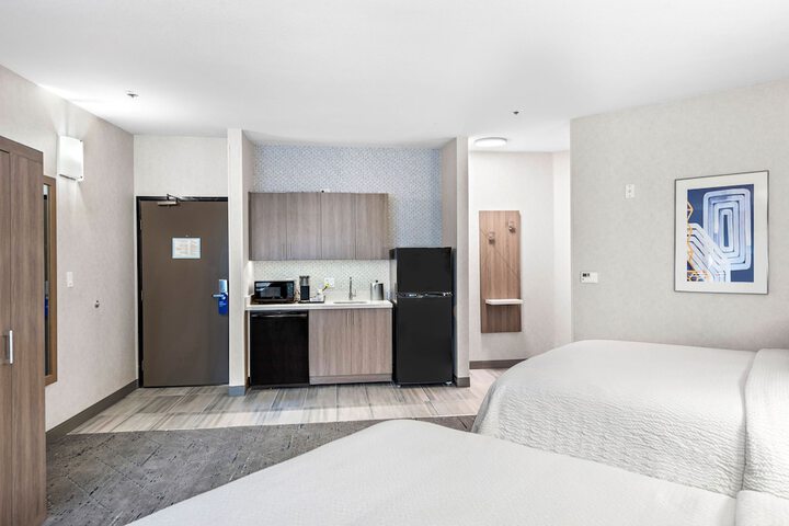 Room 27 of 42