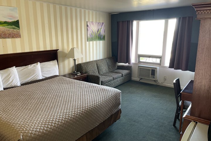 Room 17 of 24