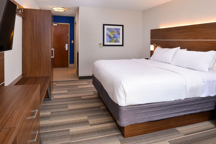 Room 8 of 38