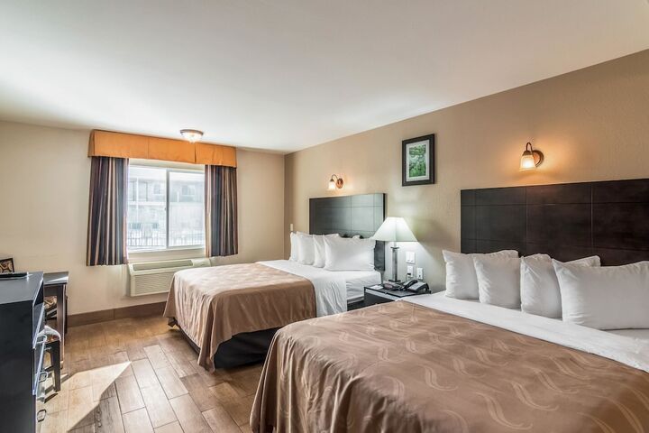 Room 20 of 34