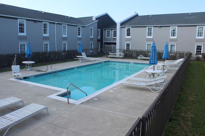 Pool 1 of 39