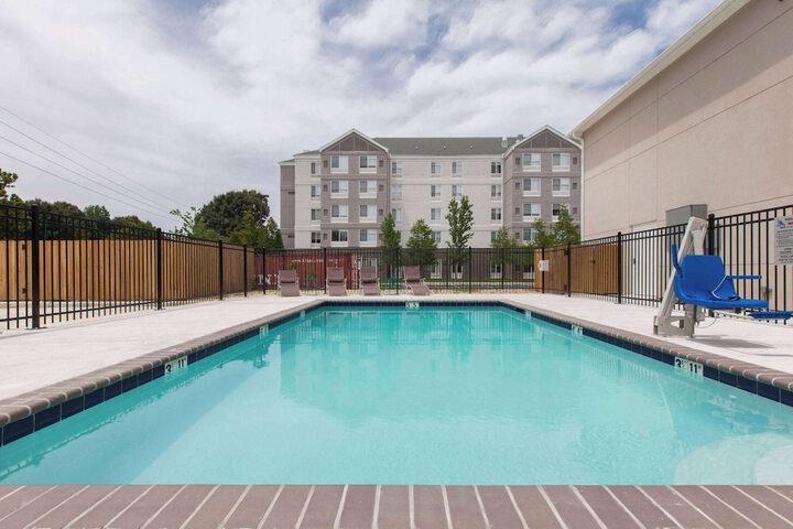 Pool 7 of 21