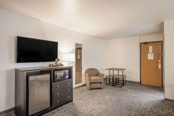 Room 12 of 37
