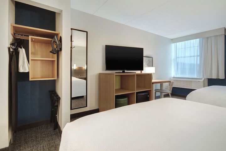 Room 15 of 40