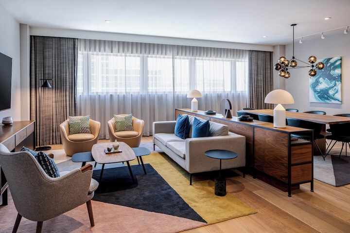 Room 21 of 49