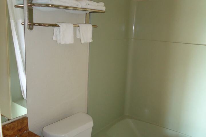 Room 15 of 36