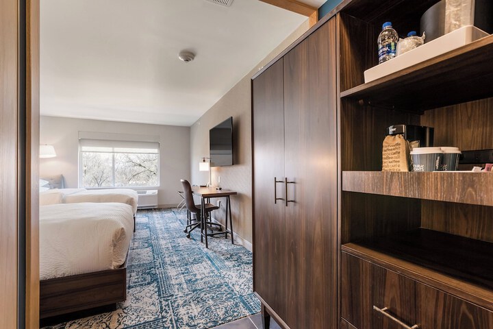 Room 37 of 48
