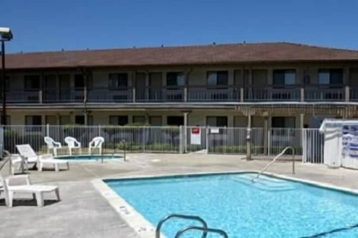 Pool 11 of 28