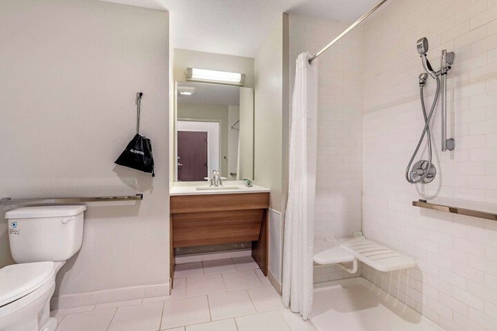 Room 20 of 36