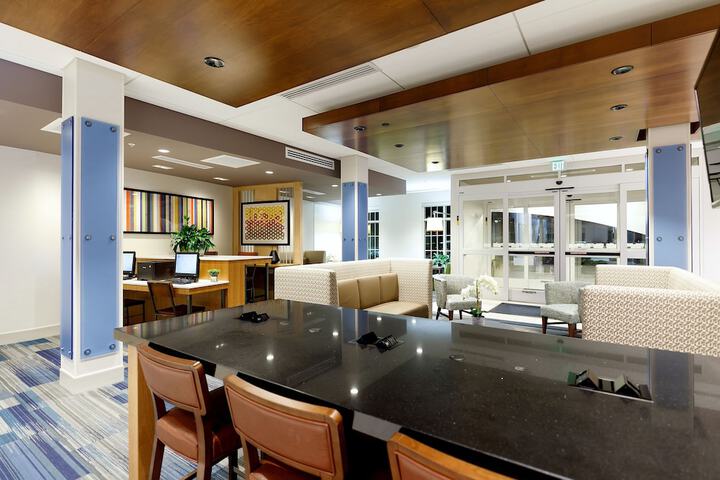 Holiday Inn Express & Suites Sturbridge by IHG