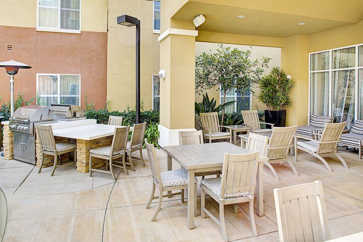 Hotel Exterior 55 of 58