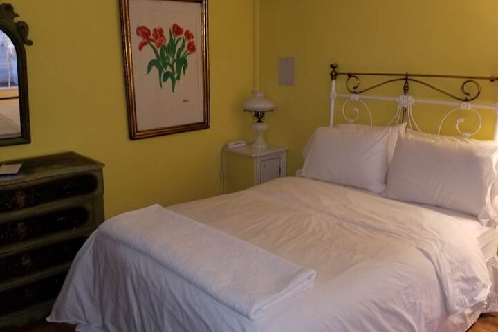 Room 182 of 238