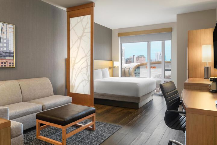 Hyatt Place Milwaukee / Downtown