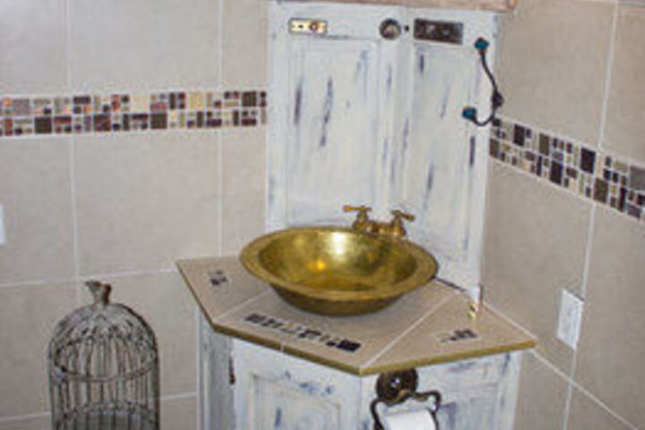 Columbia Gardens Winery and Grape Escape Guesthouse