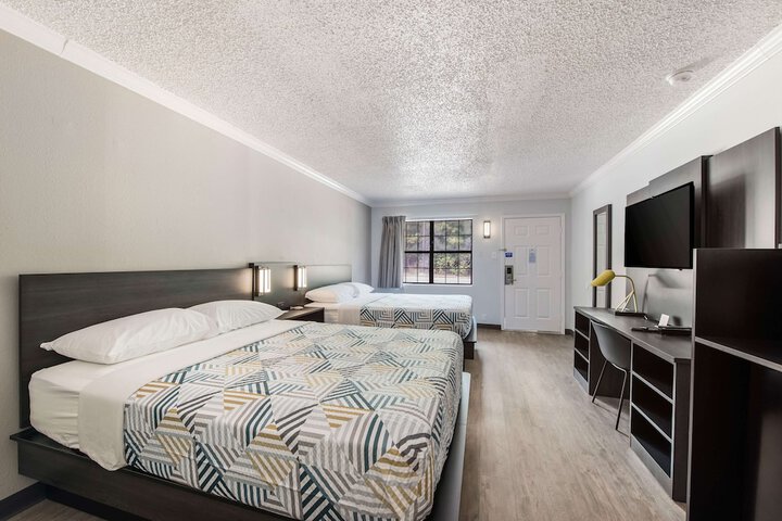 Room 20 of 26