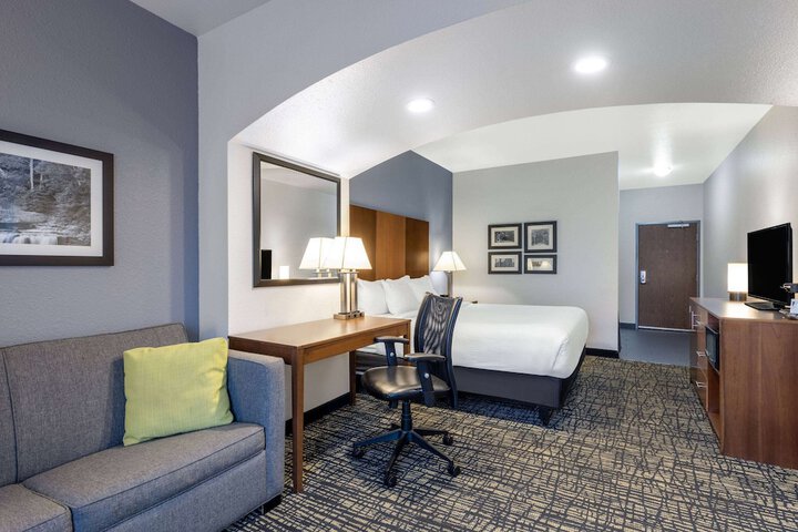 Room 55 of 68