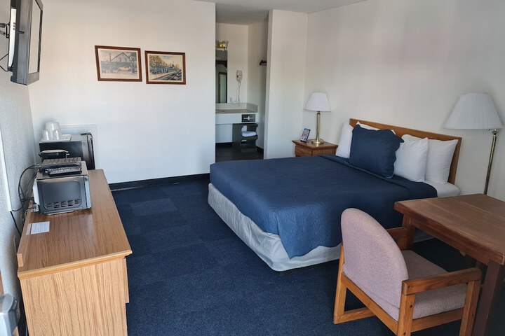 Room 14 of 22