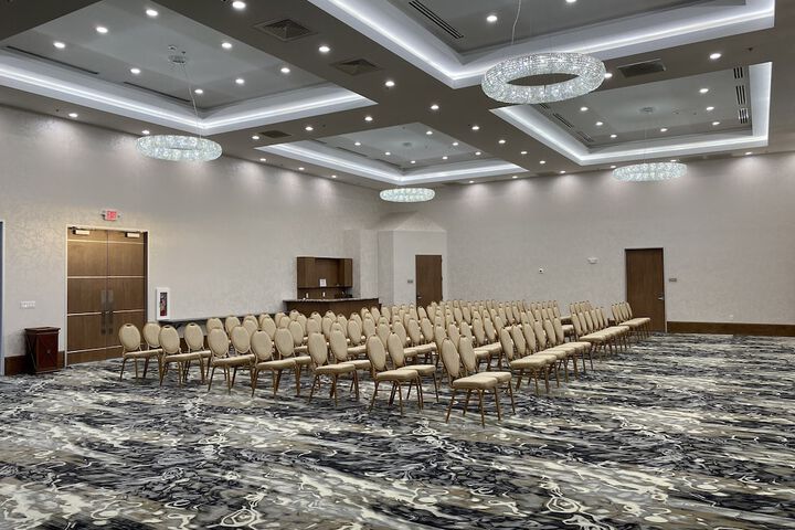 Ballroom/Hall 28 of 58
