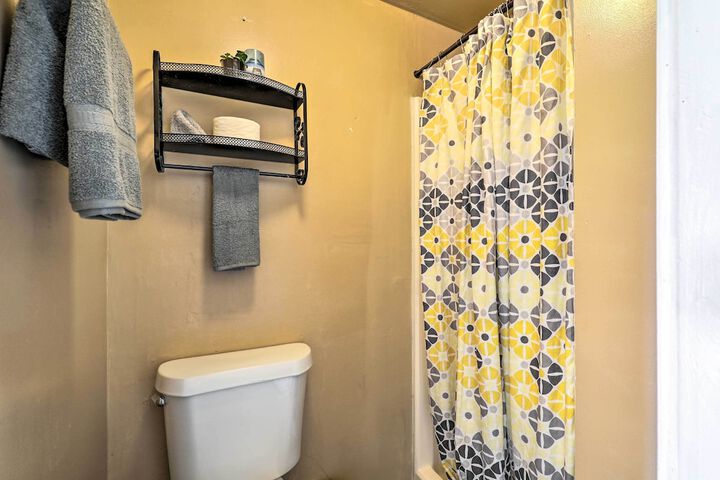 Family Home w / Lanai & Yard in Port Richey!
