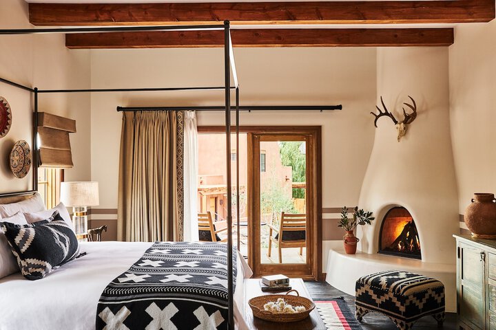 Bishops Lodge Auberge Collection