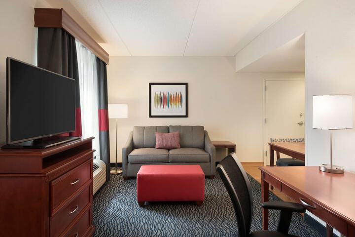 Room 25 of 37