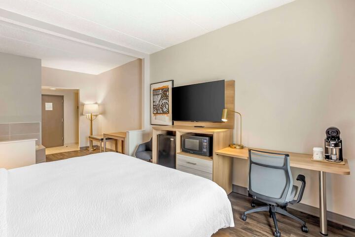 Best Western Plus Heritage Rail-South York / I-83