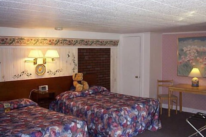 Room 17 of 65