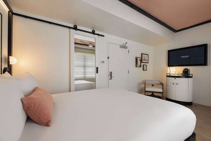 Room 44 of 71
