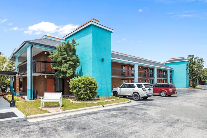 Hotel 18 of 63