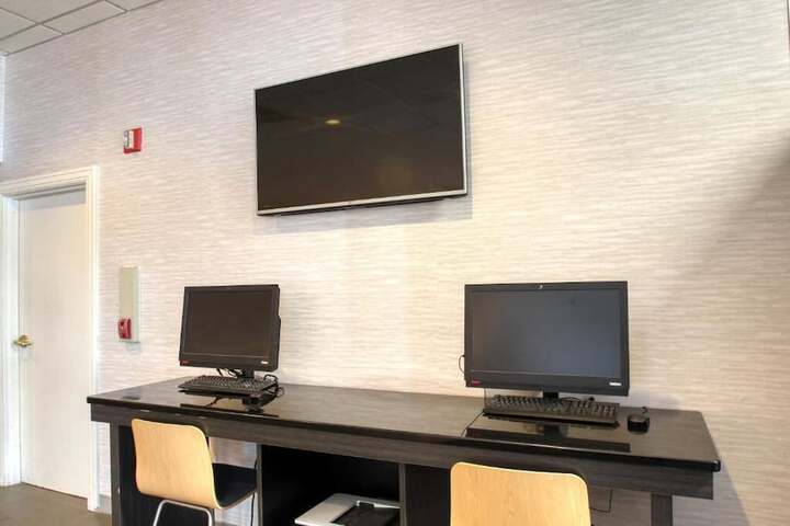 Business Center 55 of 56