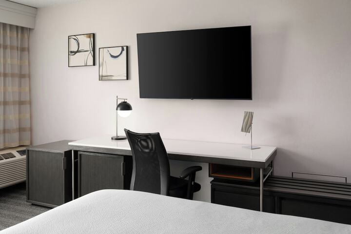 Courtyard by Marriott Detroit Utica
