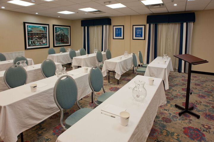 Hampton Inn & Suites McComb