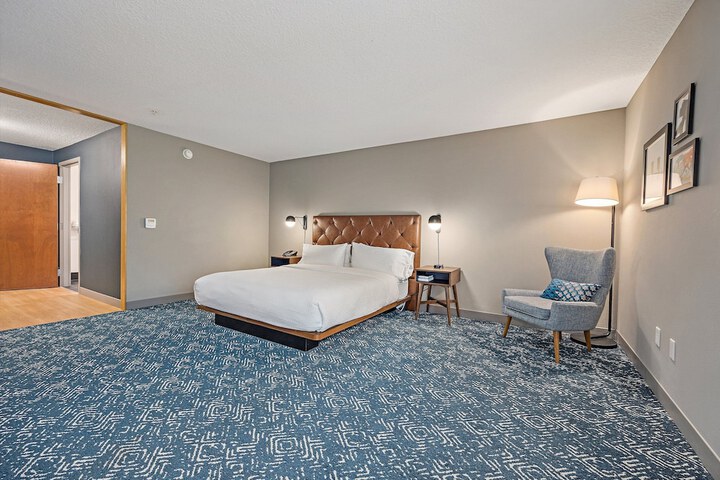 Room 13 of 35