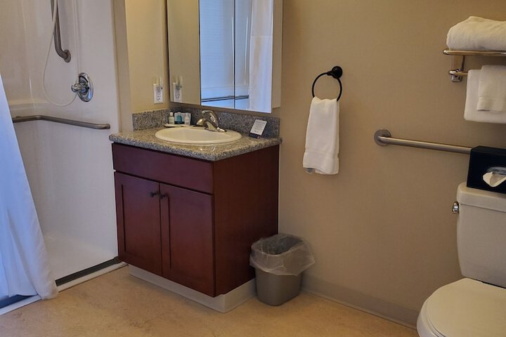 Clarion Hotel & Suites Williston