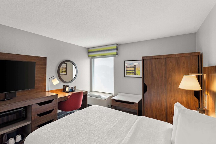 Room 14 of 42