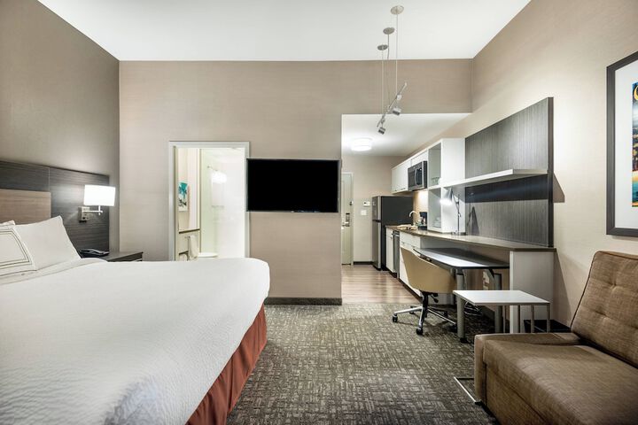 Room 17 of 35