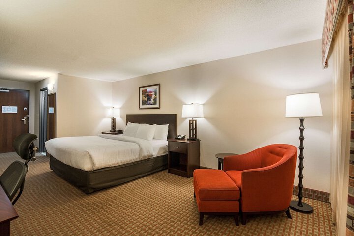 Clarion Hotel Convention Center