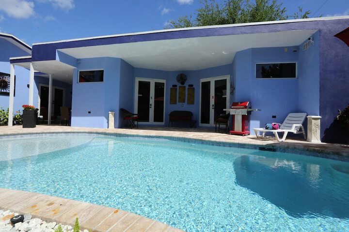 Fantasy Island Inn – Caters to Men