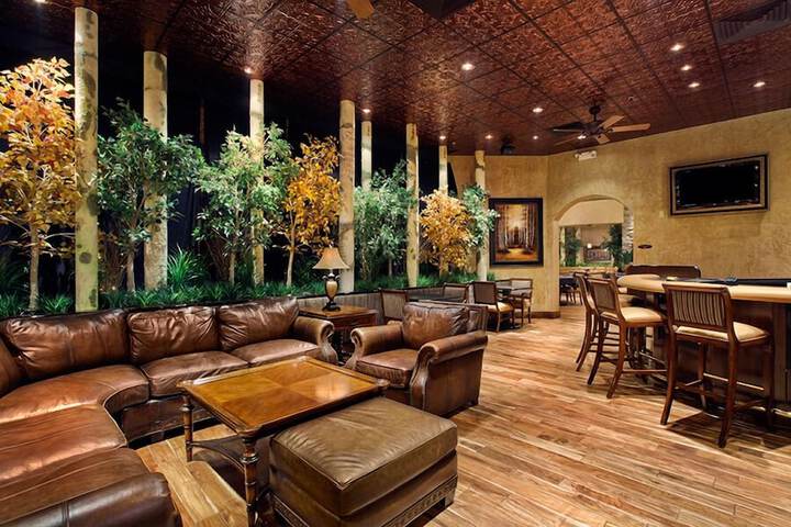 Lounge 70 of 80