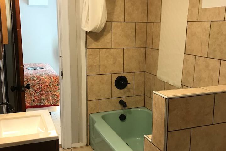 Room 31 of 65