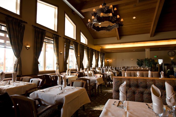 Dining 9 of 12