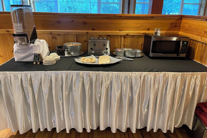 Breakfast/Coffee Service 75 of 93