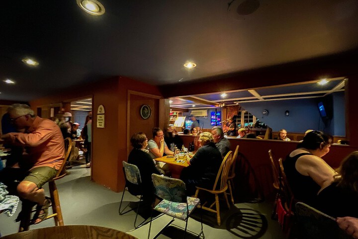 Lounge 120 of 153
