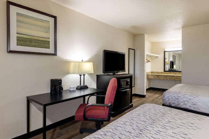 Room 14 of 39