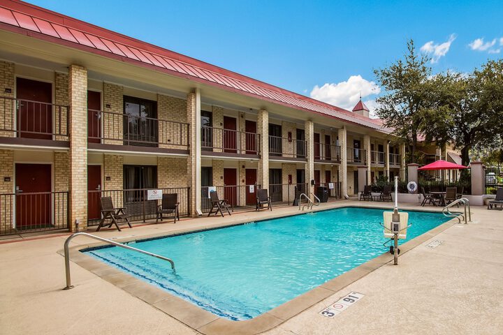 Red Roof Inn PLUS+ Dallas – Addison